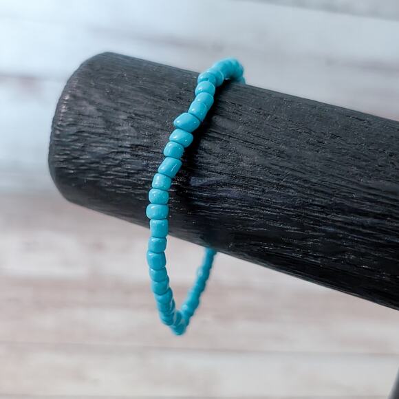 Vintage Stretch Bracelet - Thin - Turquoise Tone - Picture 2 of 7